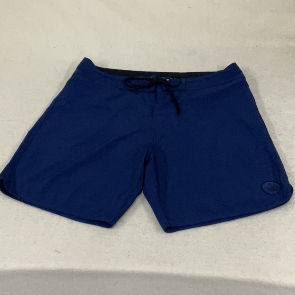 EUC mens Vapor board shorts